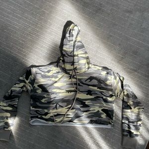Crop camo hoodie